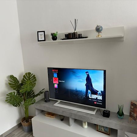 Casa Di Afi, Perfect For 4 - Kitchen - Parking - Netflix Apartman Arona Kültér fotó
