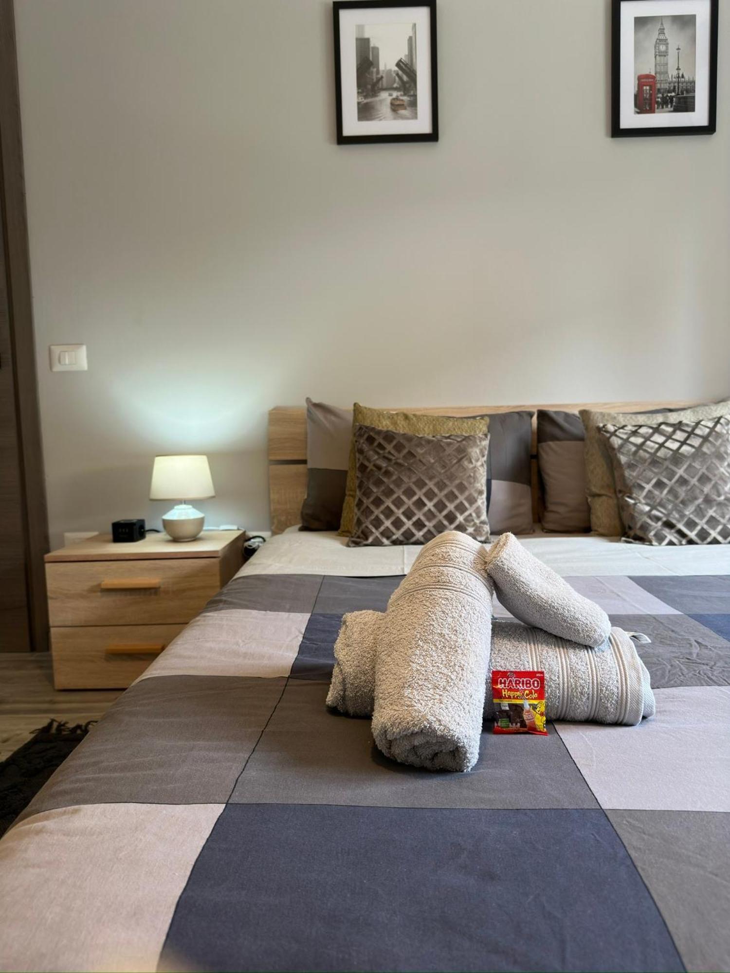 Casa Di Afi, Perfect For 4 - Kitchen - Parking - Netflix Apartman Arona Kültér fotó